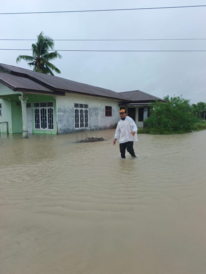 
					Kades Bakaran Batu Siaga hingga Subuh, Posko Darurat Dibuka di Sejumlah Titik