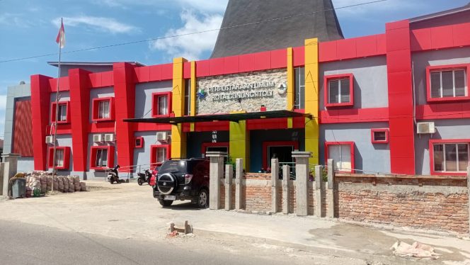 
					Dinas Lempar Teknis ke PPK,Dugaan Ketidaksesuaian Menguat Terkait  Proyek Pembangunan Pagar Perpustakaan