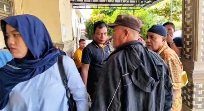 
					Winda Geruduk Satreskrim Polres Batu Bara Pertanyakan Penanganan Kasus Anaknya Dan Penangguhan Tersangka